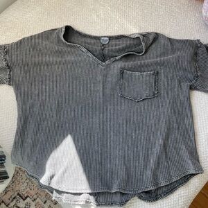 ARULA Gray Short Sleeve Top